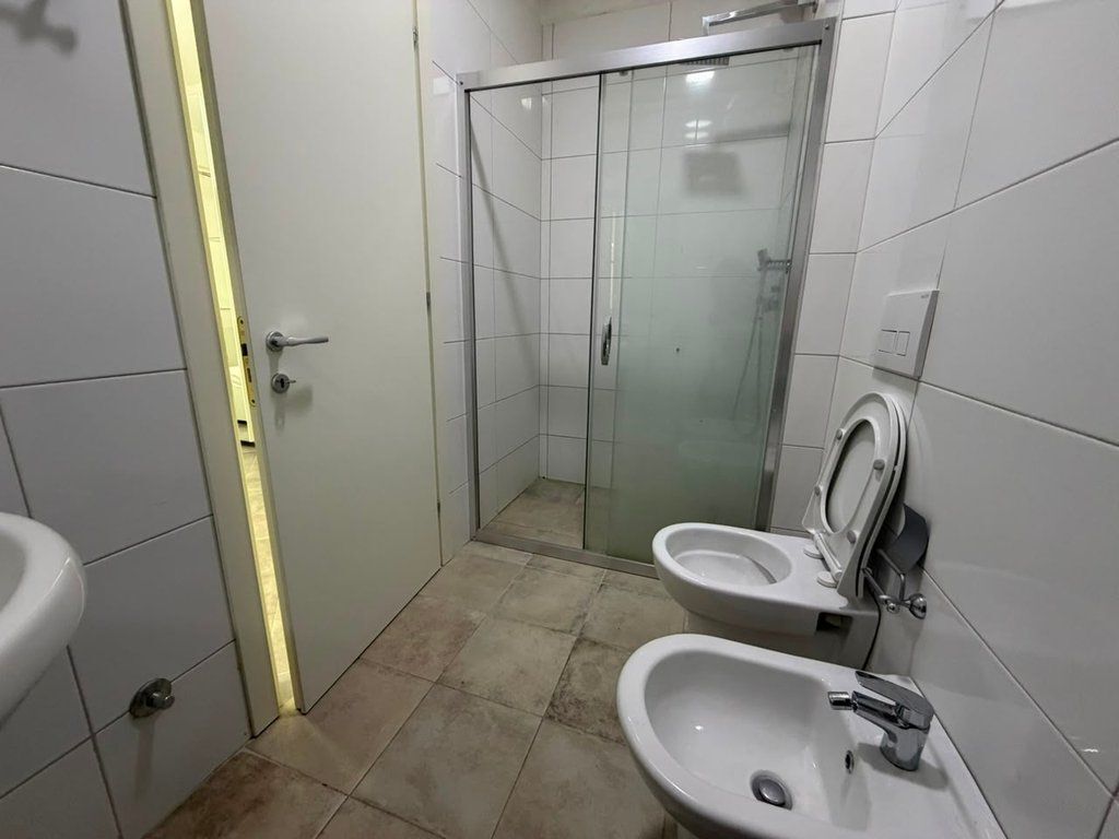 Qera, Apartament 2+1+Post Parkimi, Rruga Jordan Misja, Tirane.