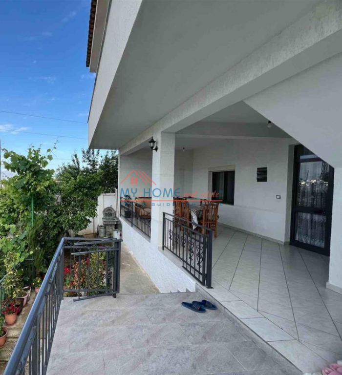 Apartament 2+1 me Qira ne Shkoze Tirane