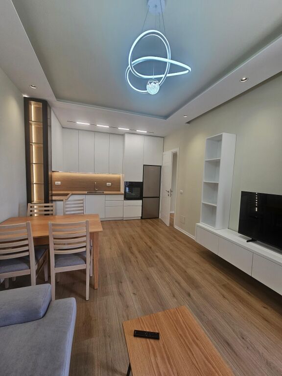 Jepet me qira apartament modern 1+1+ post parkimi 🚗