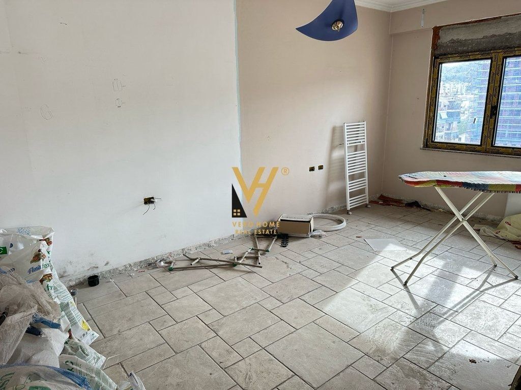 SHITET DUPLEX 2+1+2 TE KOMUNA E PARISIT 299.000 EURO