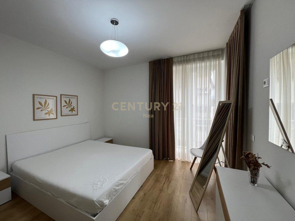 Apartament 3+1+2 me qira tek Garda!
