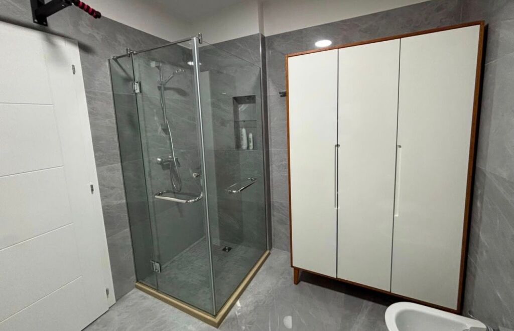 Jepet apartament studio me qira tek Qyteti Studenti , prane Frontera Academy .