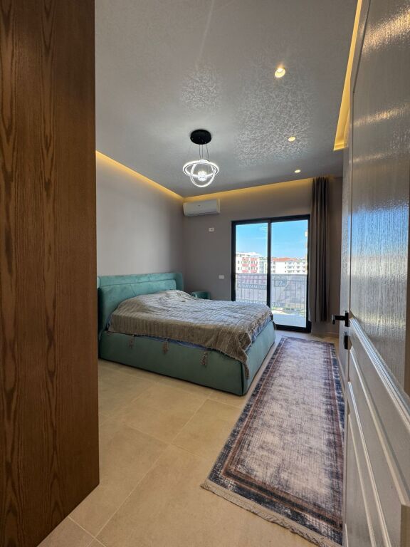 Shitet Apartament 1+1 në Rruga Skënderbeu, Golem