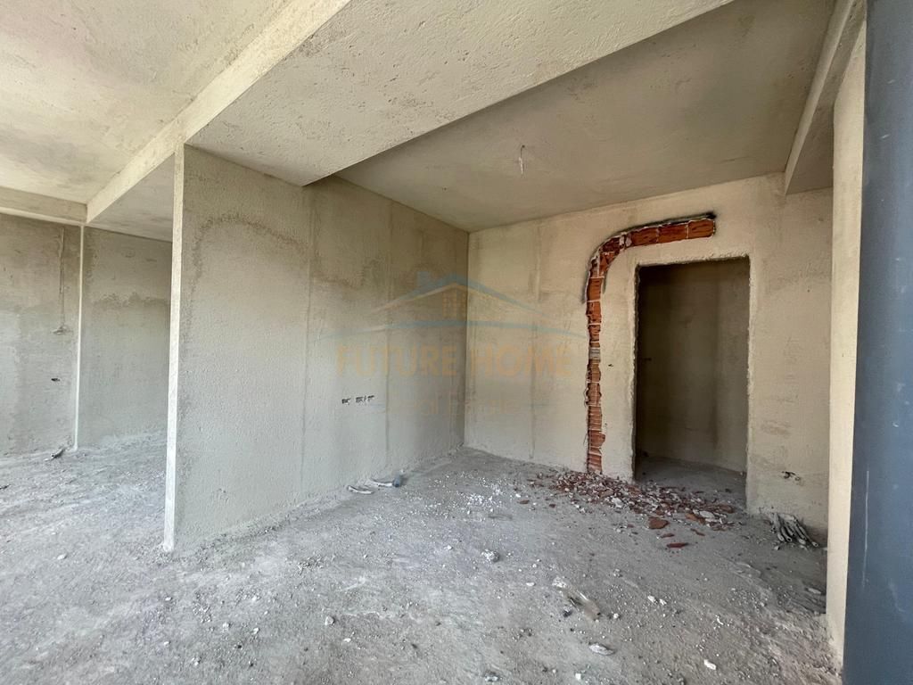 VENDESI APPARTAMENTO 2+1+2 , WHITE TOWER , KOMUNA PARISIT
