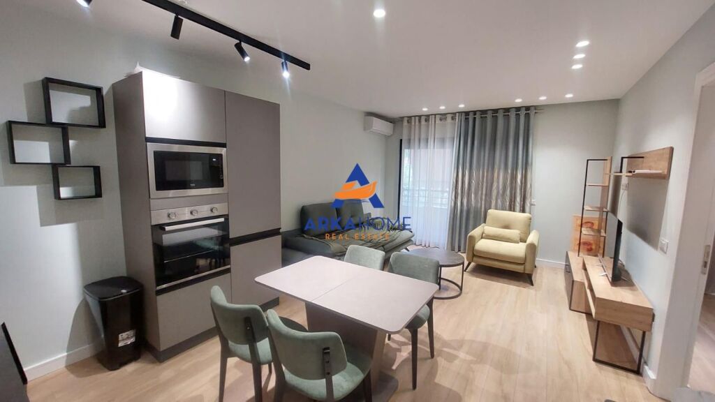 APPARTAMENTO IN AFFITTO 1+1+ BALCONE "COMUNE DI PARIGI" 700 EURO