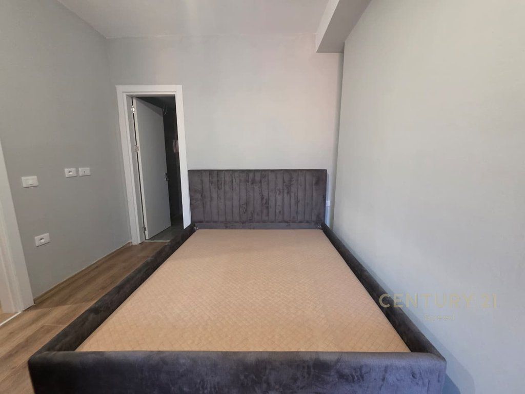 APARTAMENT 2+1 ME QIRA – SHKOLLA E BASHKUAR 570 € /Muaj