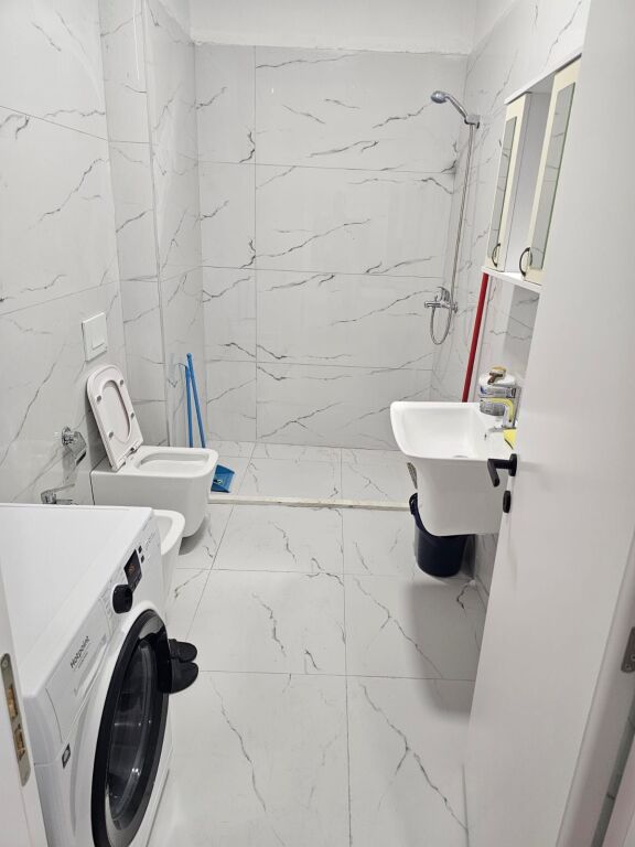 🏡 Jepet me Qera Apartament 1+1 me Parking 🚗 📍 Paskuqan 💰 Çmimi: 40.000 lekë/muaj