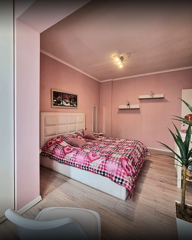 🏢 Shitet apartament 1+1 prane Kompleksi Delijorgji
