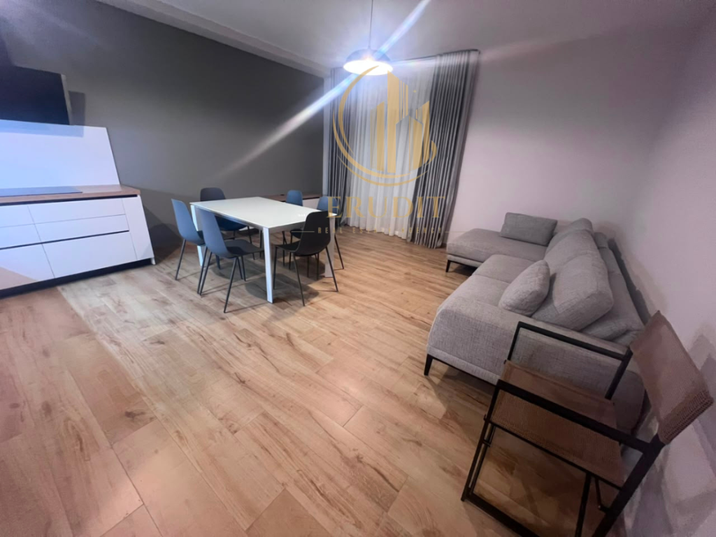 🏡 Apartament me Qira në Lungomare, Vlorë  Vijë e Parë Deti 🌊