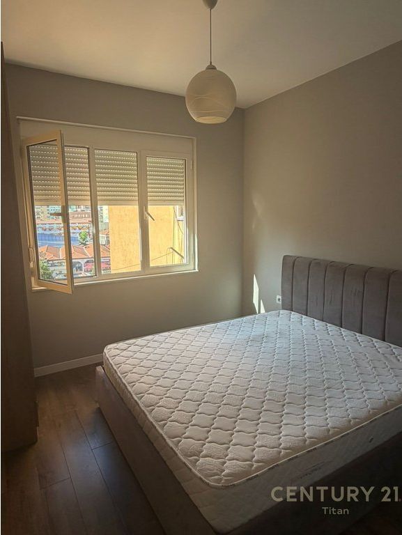 Jepet me qira apartament 1+1 te Pazari i Ri! 600 € /Muaj