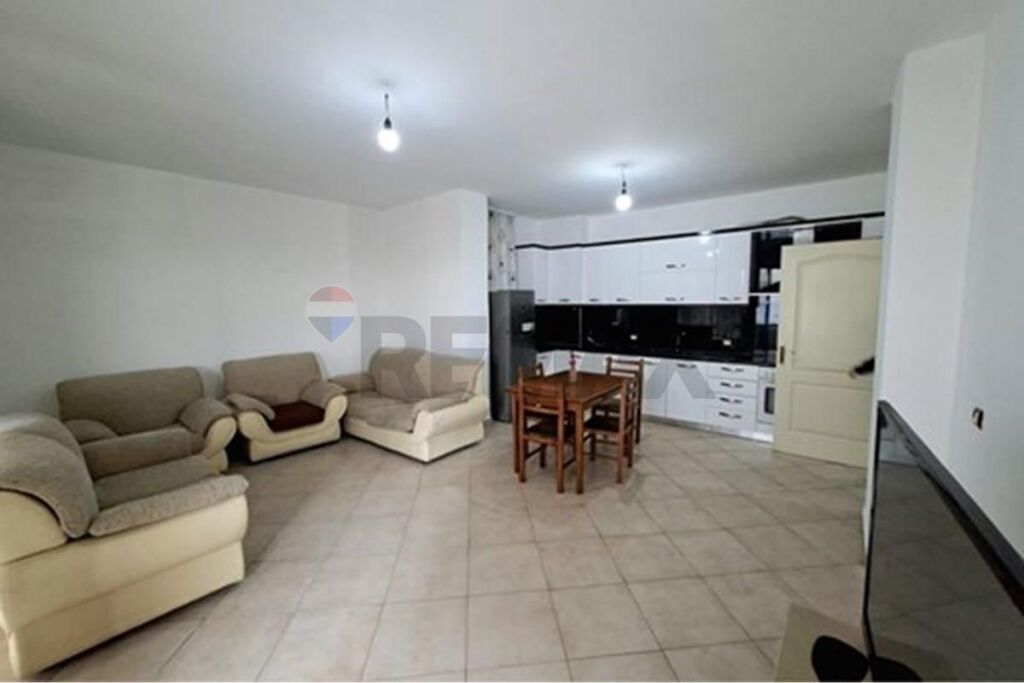 Shitet Apartament 2+1 në Yzberisht