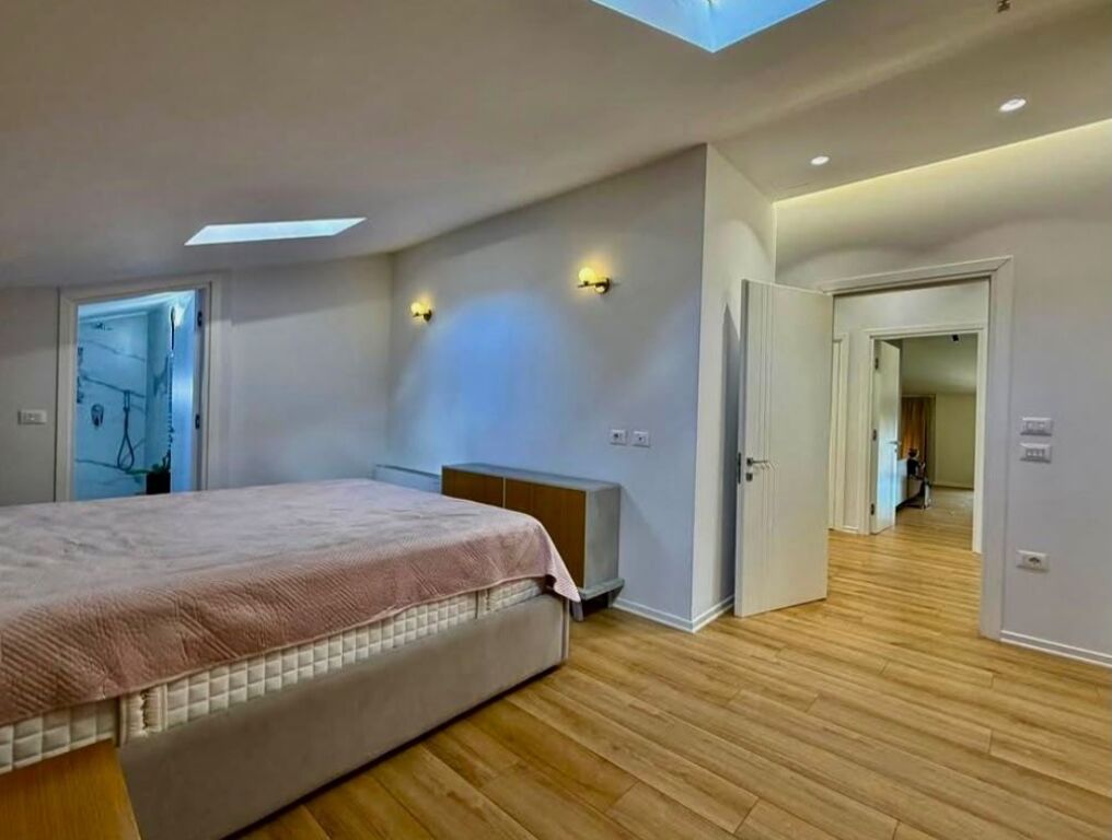🌿 Penthouse  me Qira – Secret Garden, pranë TEG