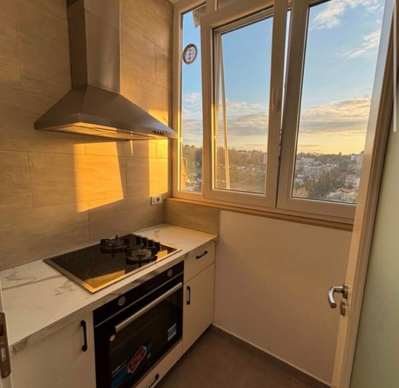 Jepet apartament studio me qira tek Qyteti Studenti , prane Frontera Academy .