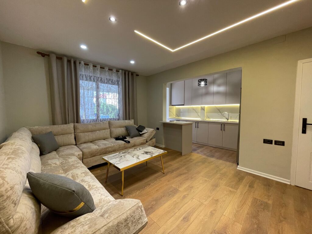 🏡 Shitet Apartament 2+1 – Ali dem