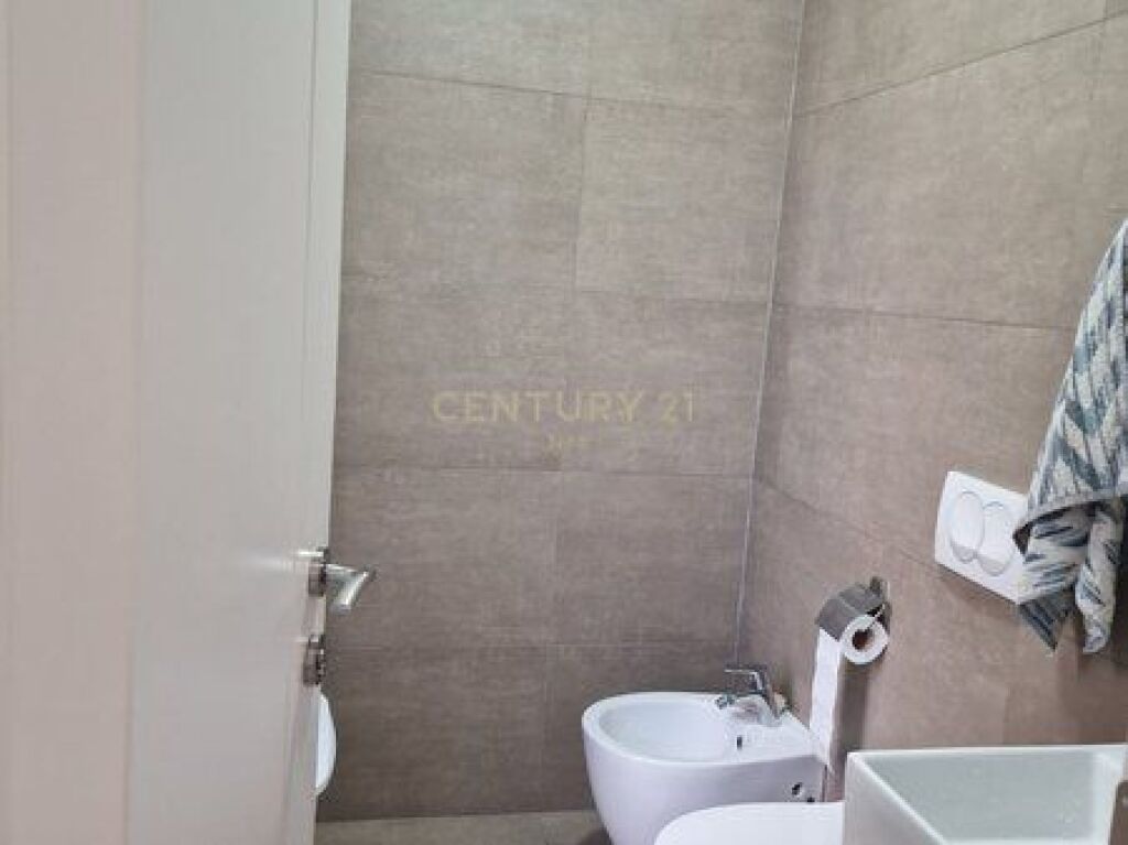 APARTAMENT 3+1+2 ME QIRA