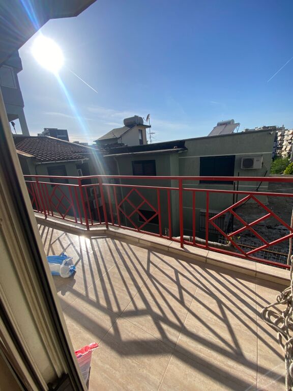 🏡 Jepet Apartament 2+1 me Qera te Fusha Ali Demit, Tiranë