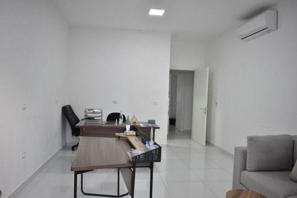 Jepet me qera ambient biznesi per zyre