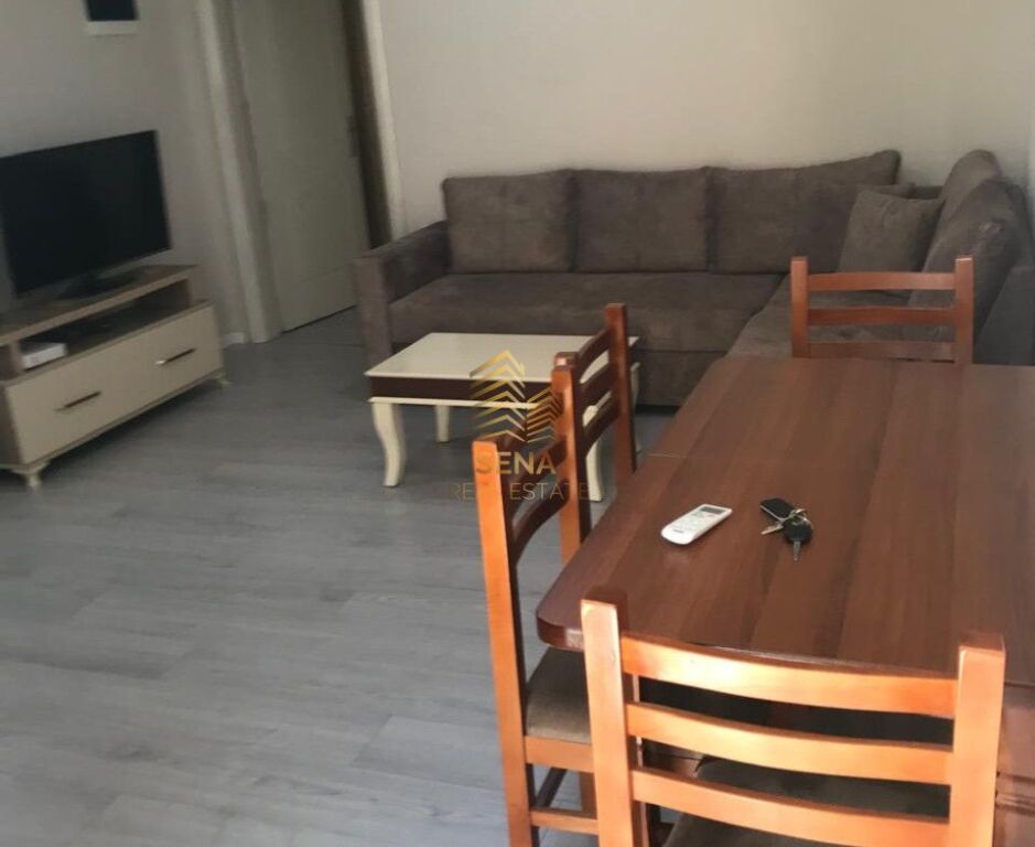 Affitto, Ingresso Privato 1+1+Posto Auto, Ex Mercato Elettrico, 40.000 Lek/mese