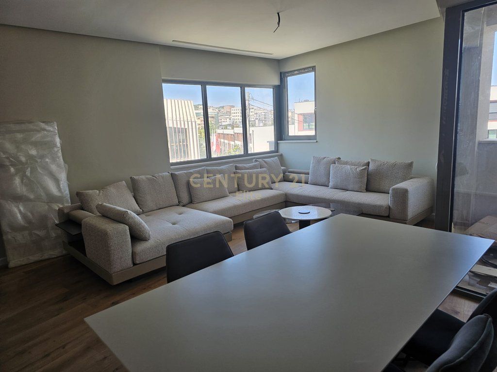 Apartament 2+1 me qira në kompleksin “Green Valley”, Liqeni i Thatë, Tiranë – 1,900€ | 131.2 m²