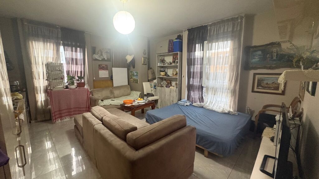 Shitet apartament 1+1 i mobiluar tek Ish Fusha Aviacionit