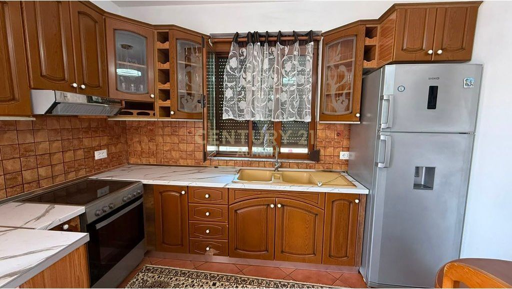 VILLA FLOOR 2+1 FOR RENT IN SHKOZE!