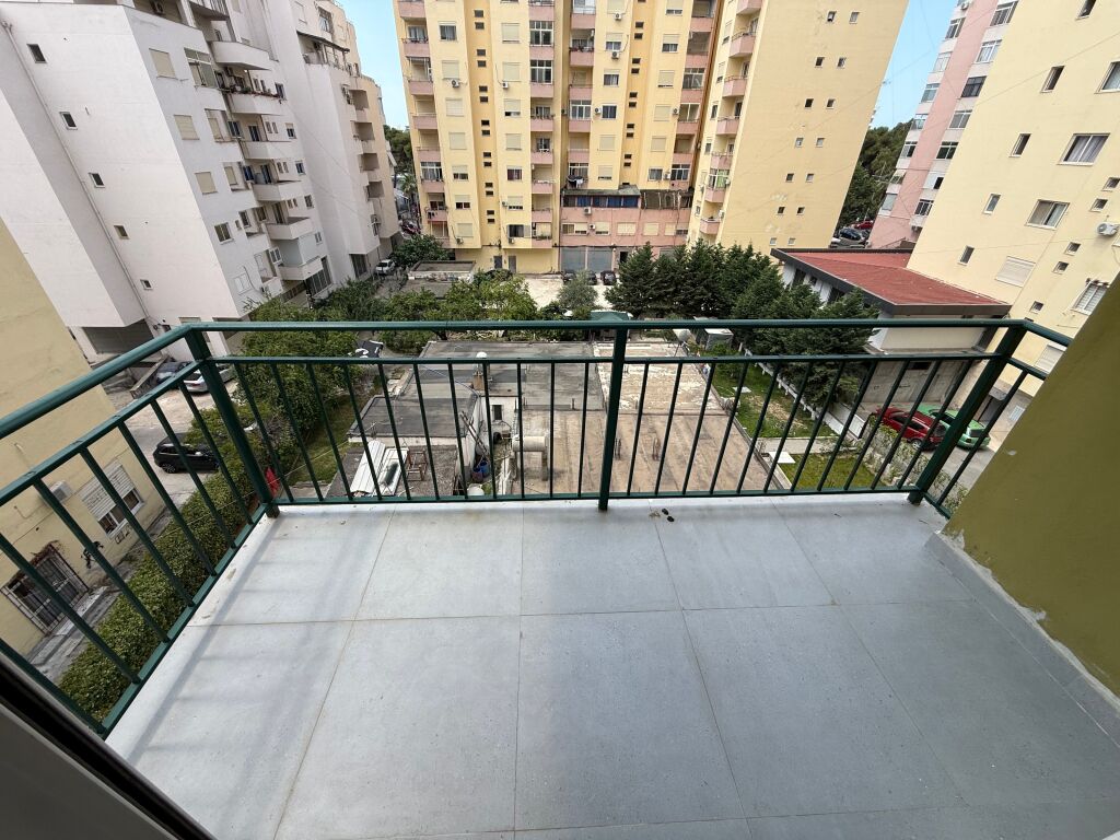 APARTAMENT PËR SHITJE 2+1+2 BANJO NË PLAZHIN ILIRIA!