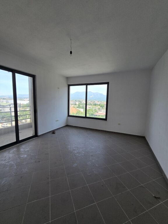 SHITET APARTAMENT 1+1 NË ZONEN E KAMZES