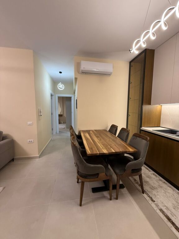 Apartament me qera 2+1 te Rruga Vjena