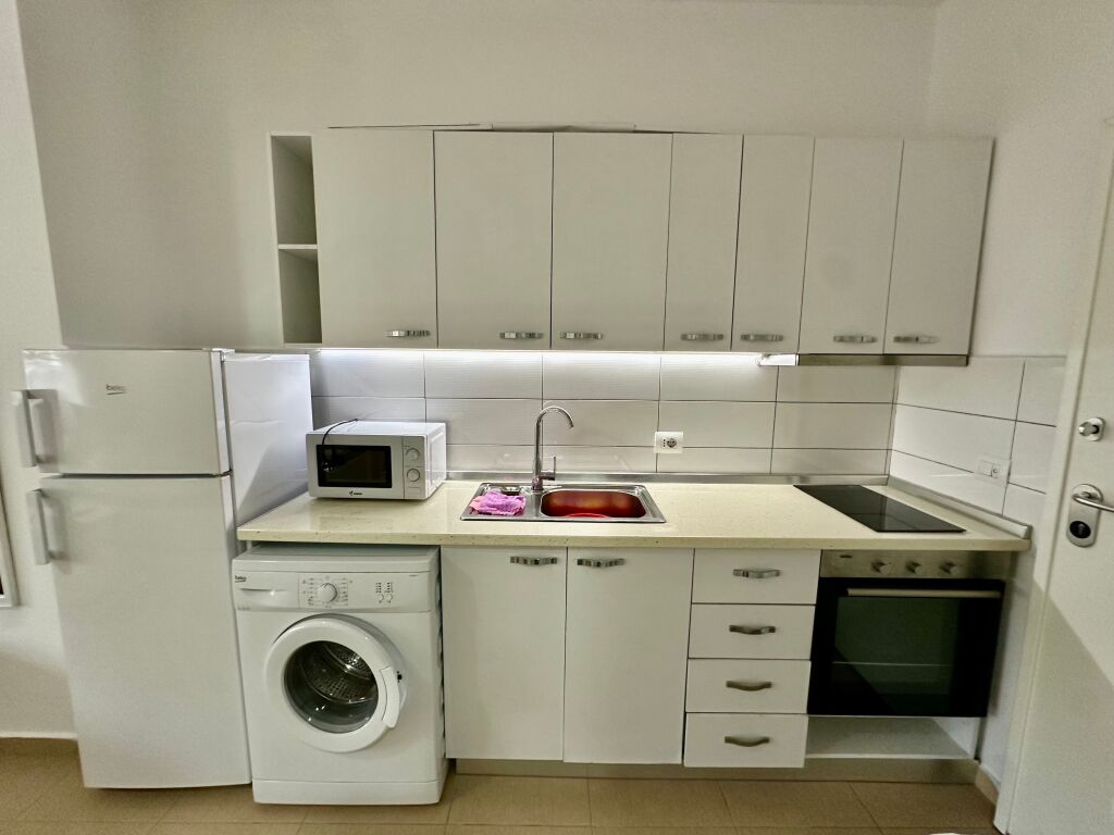 Studio apartament me qera Pazari i Ri!