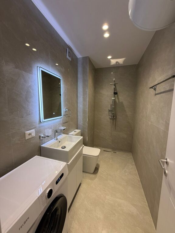 shitet apartamenti /mzslzm shyri
