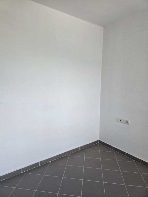 SHITET APARTAMENT 1+1 NË ZONEN E KAMZES