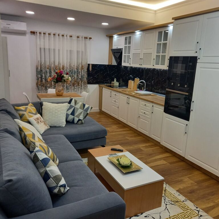Qera | Apartament 1 + 1 | Blloku | 650 €/muaj