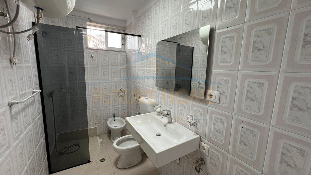 Qira, Apartament 1+1, Rruga Fortuzi, Tiranë.