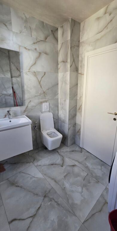 Super apartament me qira 1+1 Astir te Granda