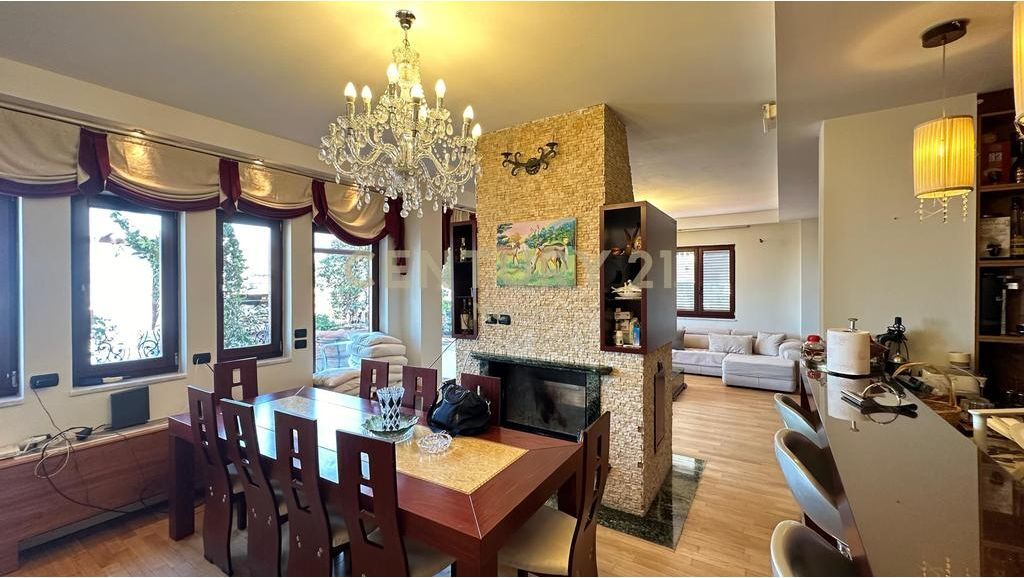 Apartment 3+1+3 Penthouse with Panoramic View for Sale from Tirana Neom142074