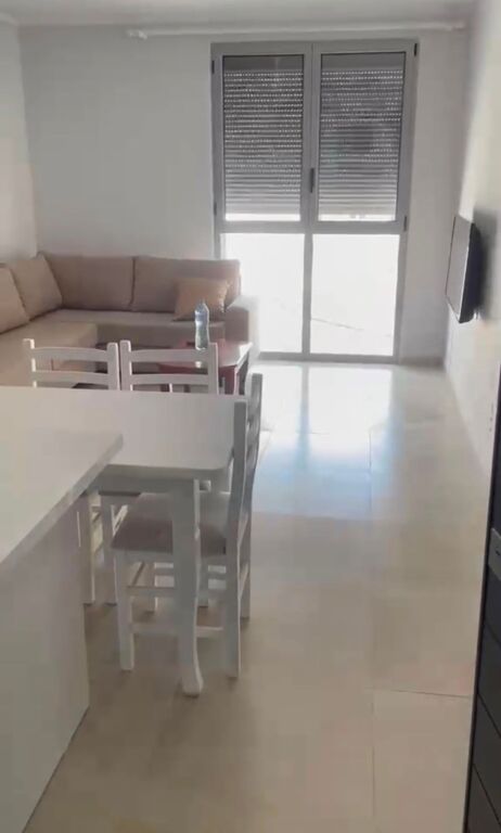 Affitto | Apartament 2 + 1 | Rruga 5 Maji | 450 €/mese