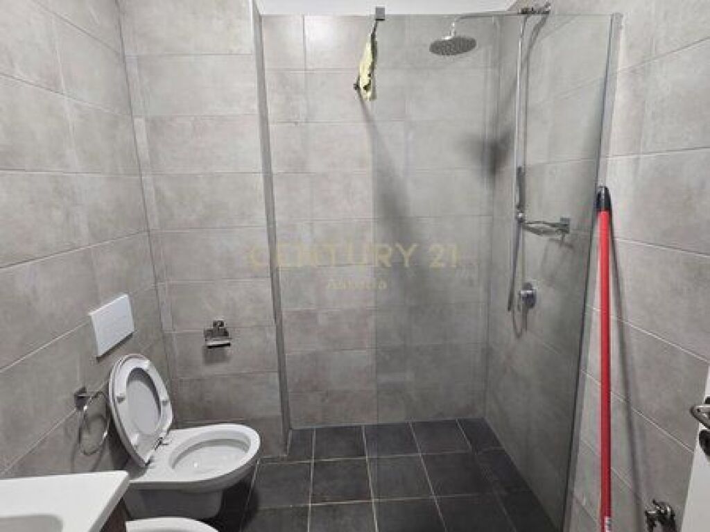 Shitet apartament 1+1, Linze, Pranë Restorant 2 Luanët