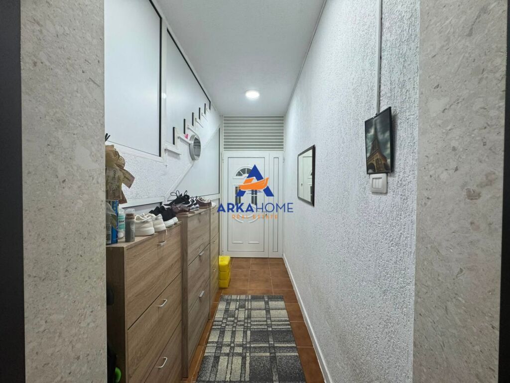 VENDESI APPARTAMENTO 3+1+BALCONE "YZBERISHT" 250.000 EURO