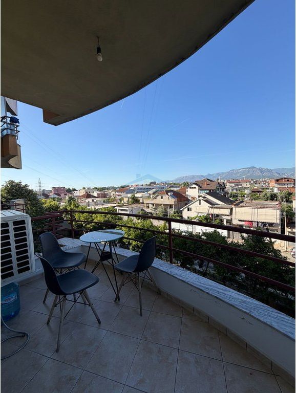 Shitet , Apartament 1+1 , Kthesa e Kamzes , Tirane