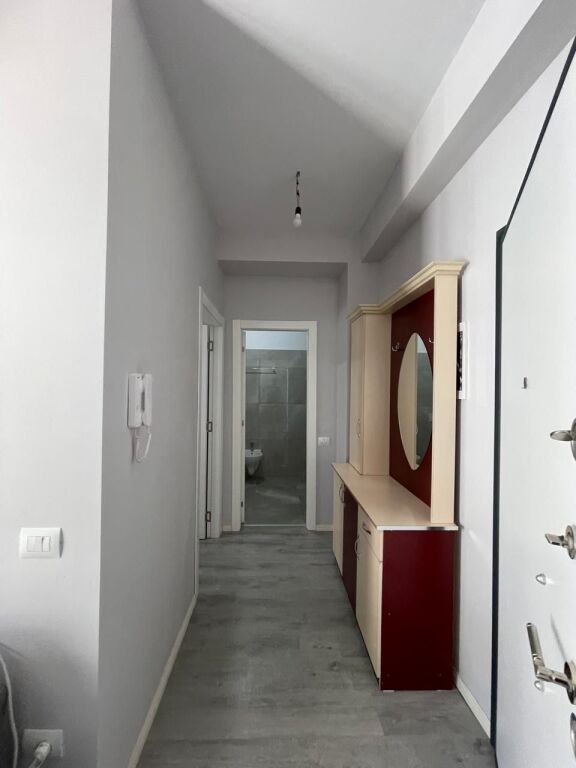 Affittasi appartamento 1+1 al quarto piano vicino a rotonda Astir