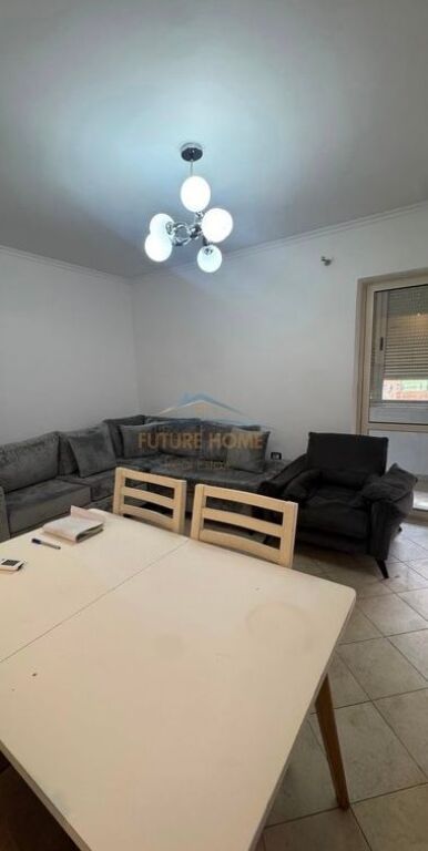 Qera Apartament 3+1, Rruga Fortuzi,Tiranë