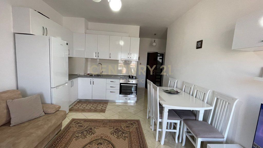 JEPET APARTAMENT 1+1 ME QIRA NE PLAZH RROTA KUQE !
