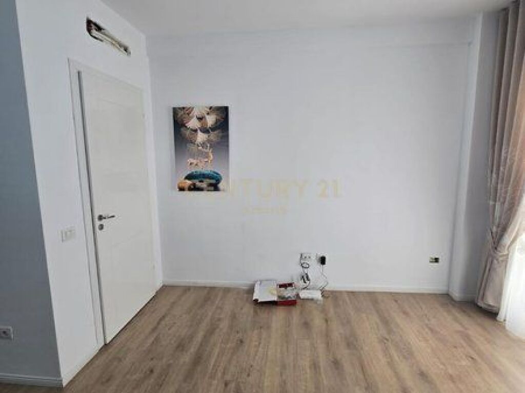 Shitet apartament 1+1, Linze, Pranë Restorant 2 Luanët
