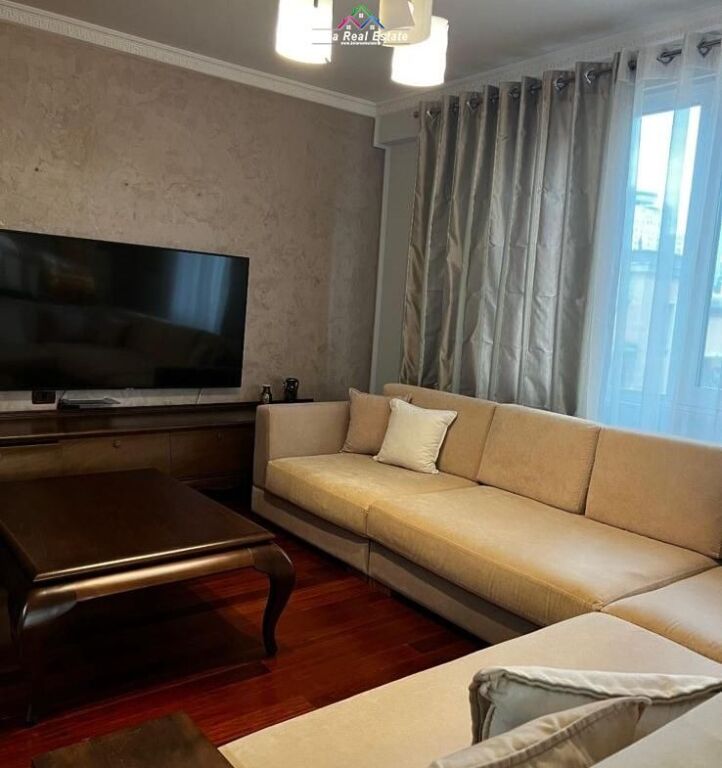 Apartament Per Shitje 2+1 Ne Bllok (ID B120870) Tirane