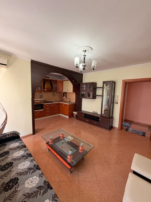 JEPET ME QERA APARTAMENT 2+1 PRANE DEGES SE POLICISE, DURRES