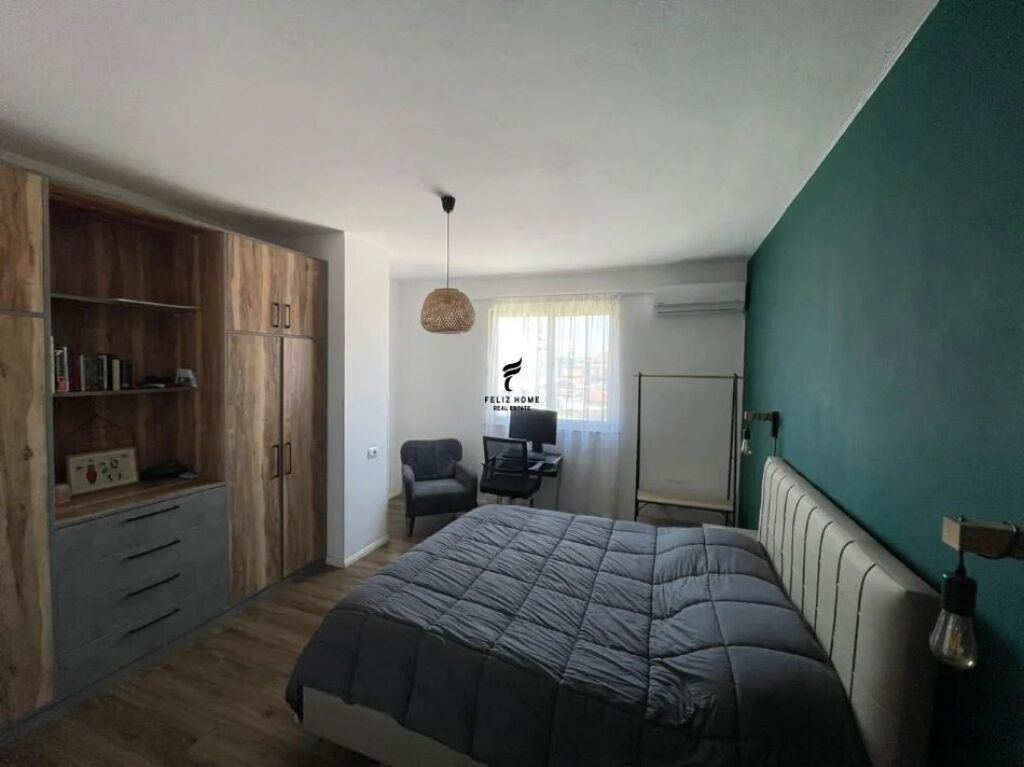 APARTAMENT ME QERA 1+1 RRUGA E DIBRES 65.000 LEKE FH-77216