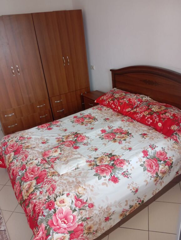 1+1,furnished at artist in astir,400 euro