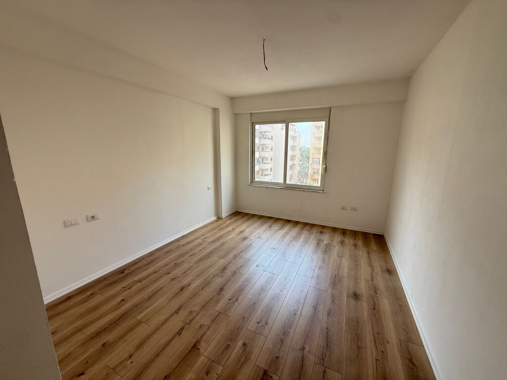 APARTAMENT PËR SHITJE 2+1+2 BANJO NË PLAZHIN ILIRIA!