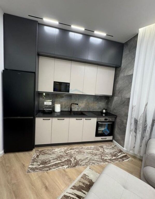 Shitet, Apartament 2+1, i konvertuar, Fresk, Tiranë.