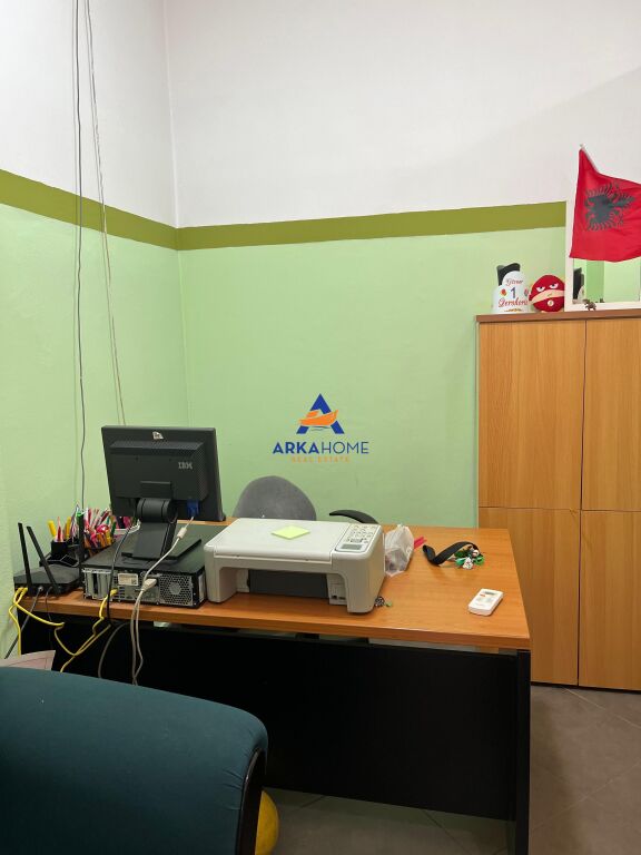 BUSINESS PREMISES FOR RENT 160M2 "RRUGA RIZA CEROVA, NEAR SCHOOL 4 DESHMORET" 120,000 LEKE
